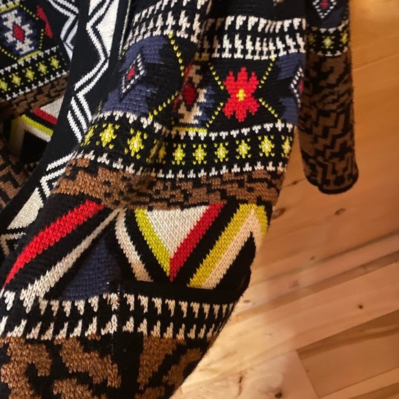 Patterned Black and Brown Cardigan - Picture 2 of 4